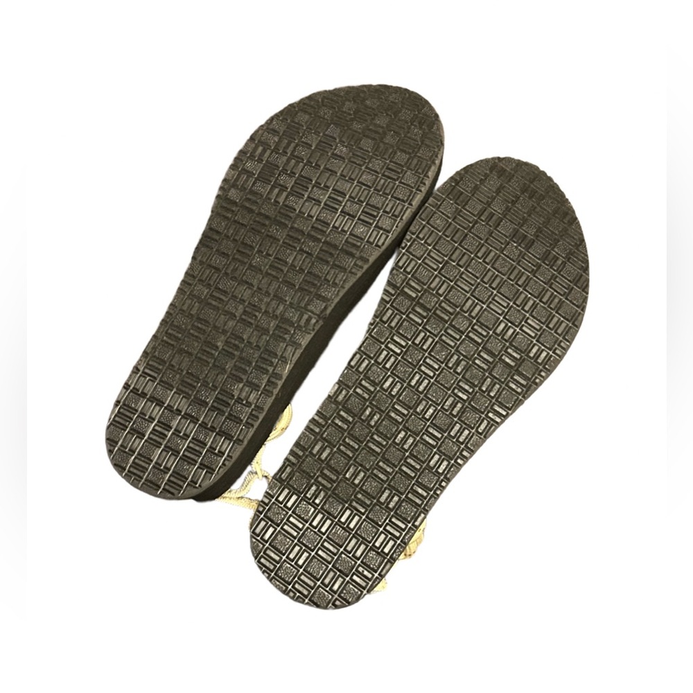 No Boundaries Women's Tan Rope Toe-Loop Sandals - Picture 3 of 3